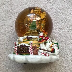 Vintage Musical Sweet Town Christmas Snow Globe Gingerbread House